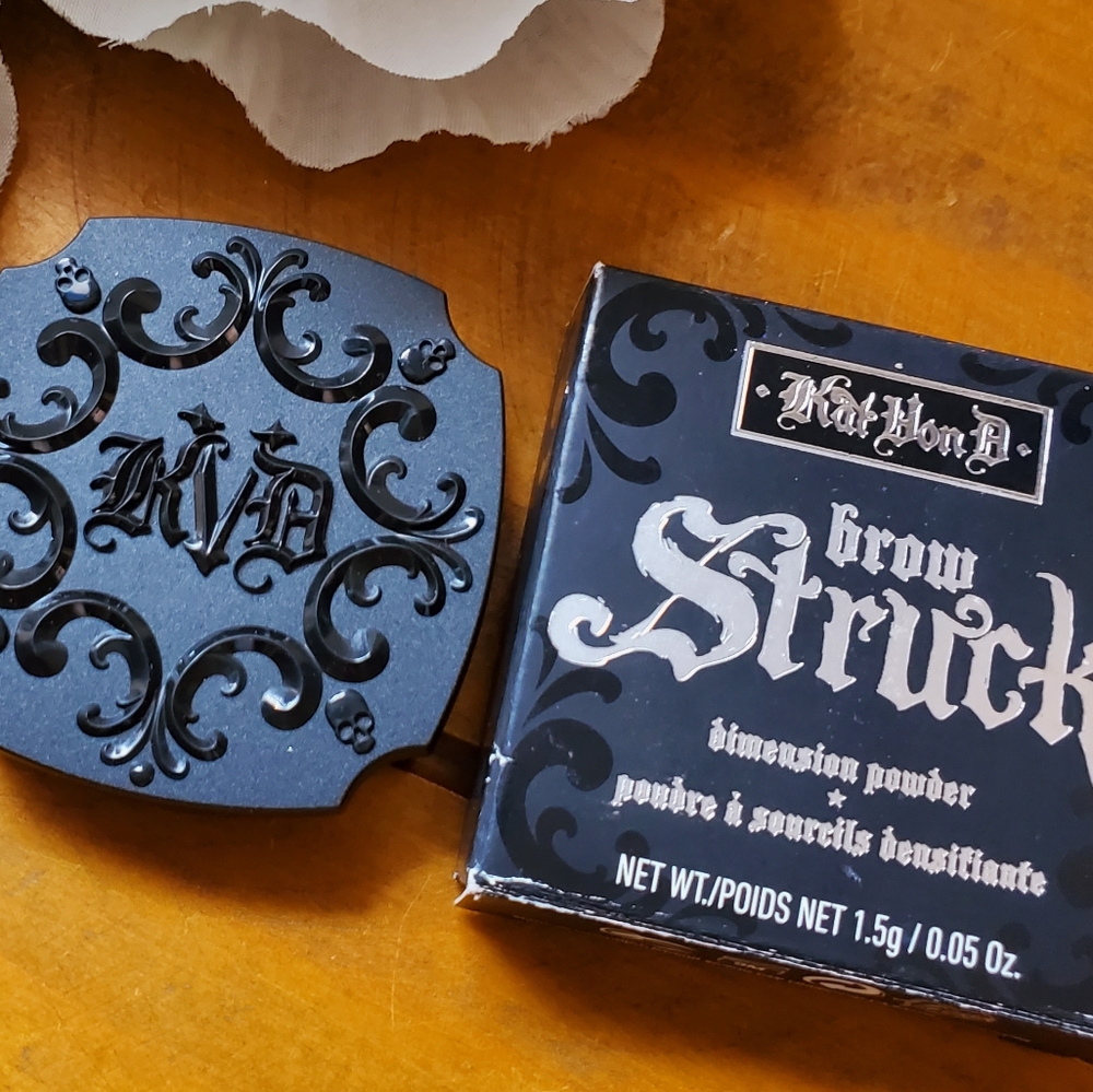 Kat Von D | Brow Struck   Powder in Dark Brown